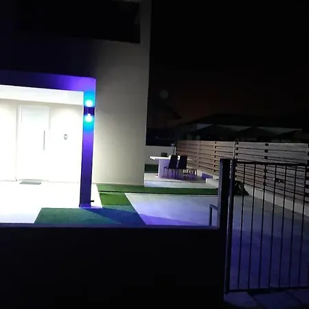 Universe House Dhromolaxia